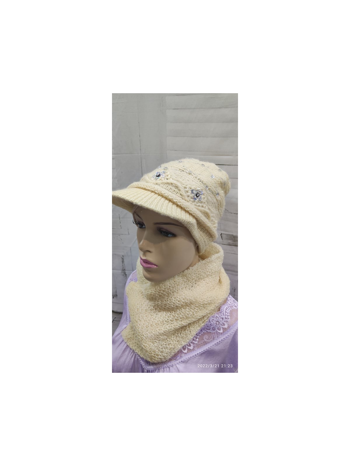 CONJUNTO CON GORRO, BUFANDA Y GUANTES