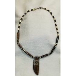 Collar tribal
