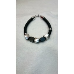 Pulsera de cuero negro
