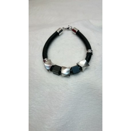 Pulsera de cuero negro