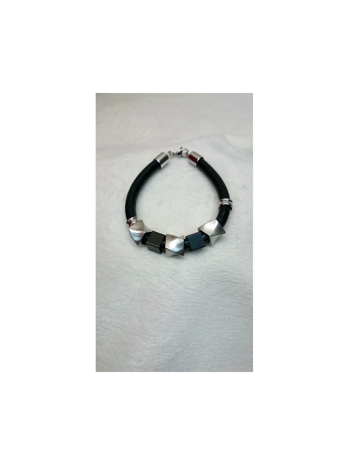 Pulsera de cuero negro